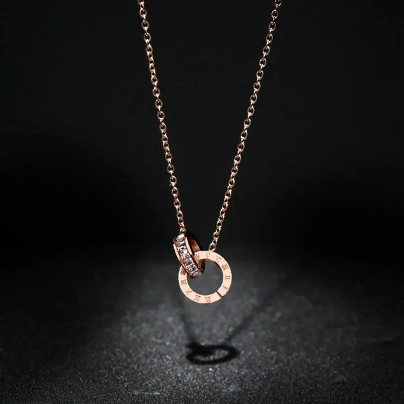 Marcella - Collana con Ciondolo a Numeri Romani