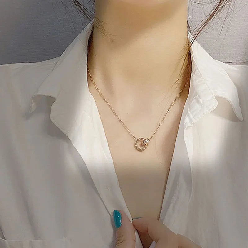 Marcella - Collana con Ciondolo a Numeri Romani